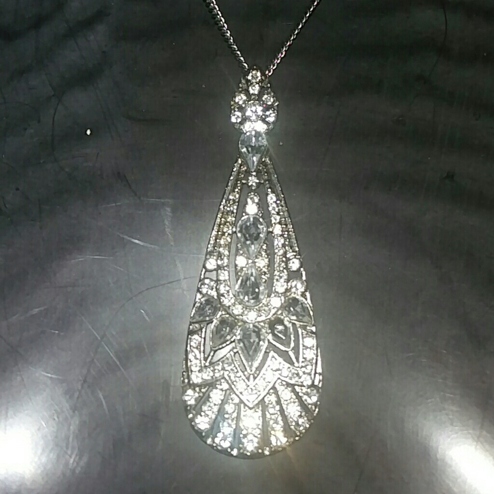 Art deco style silver tone pendant 3 inch on 16 inch chain